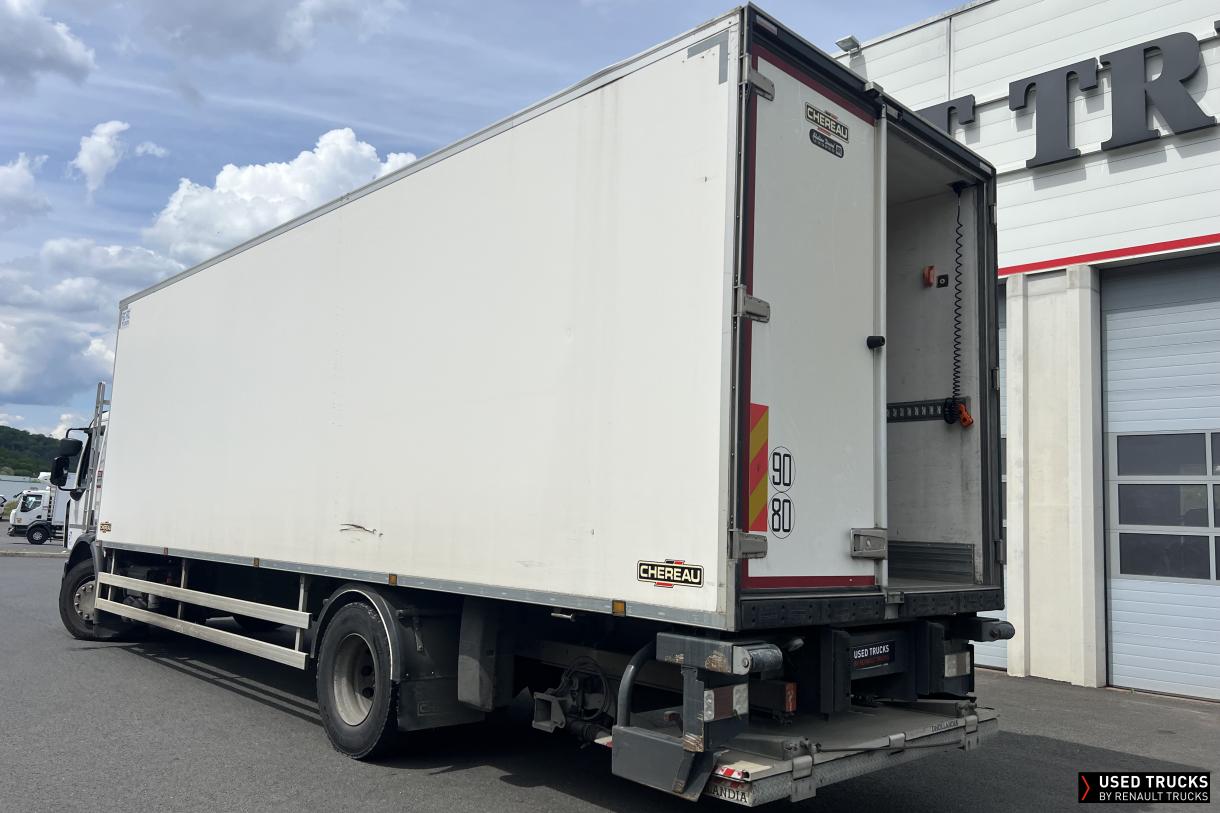 Renault Trucks D Wide 320