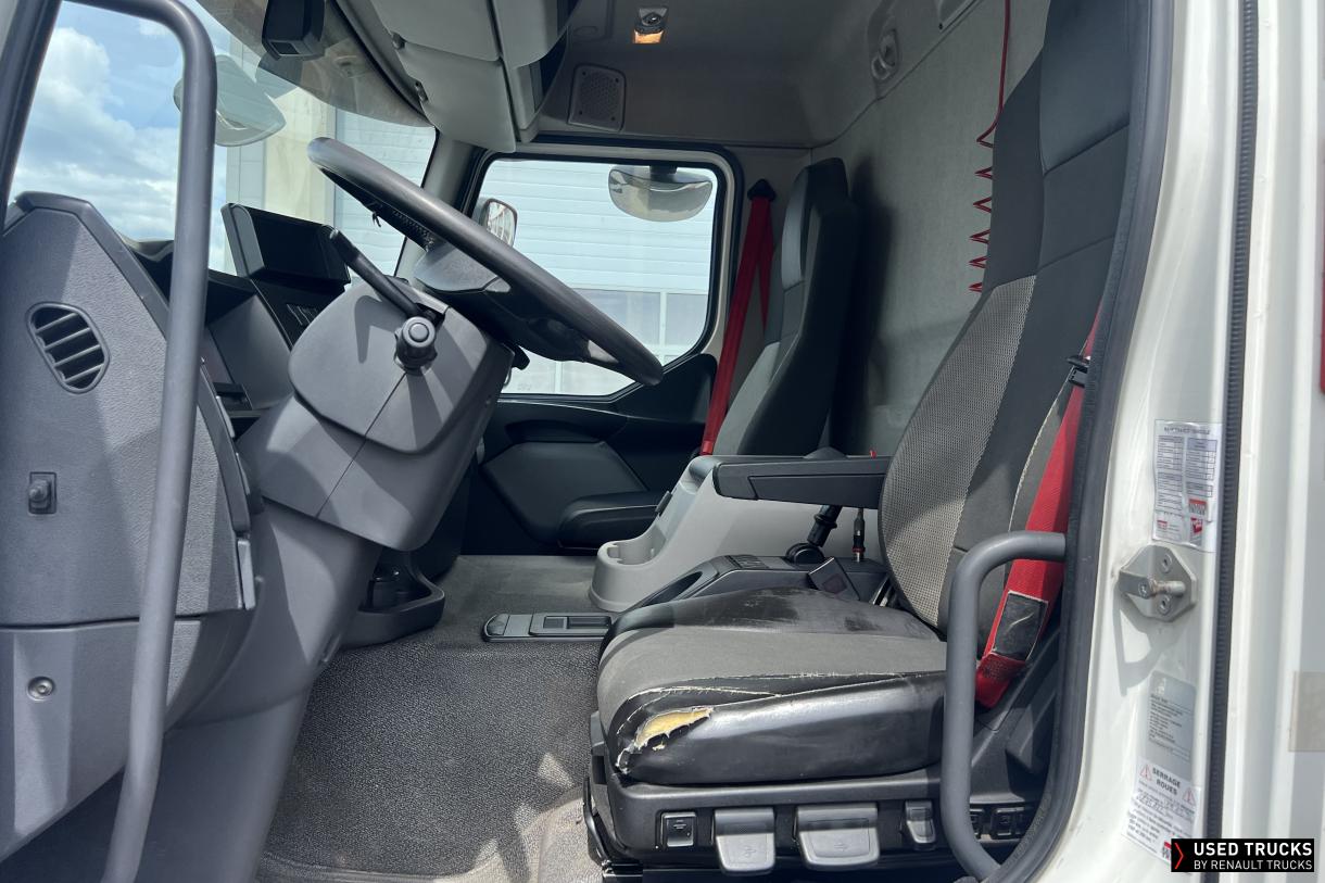 Renault Trucks D Wide 320