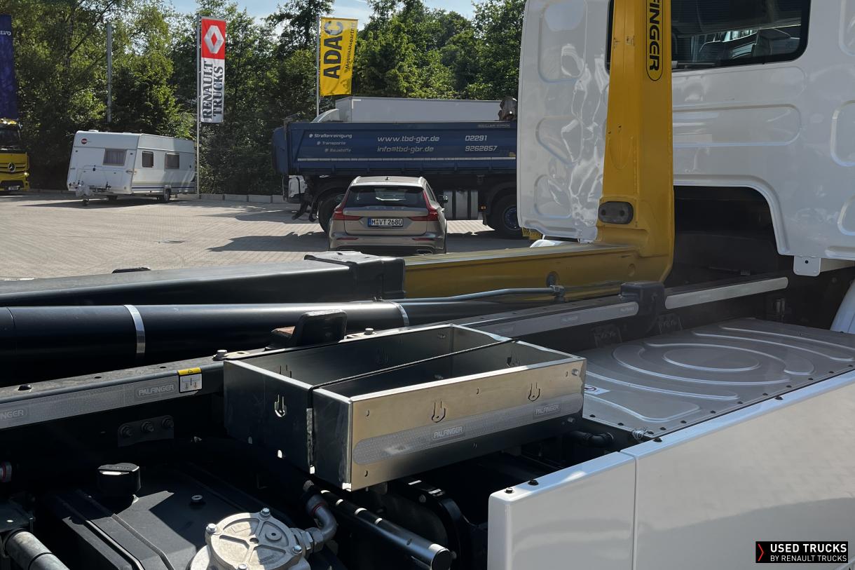 Renault Trucks D Wide 