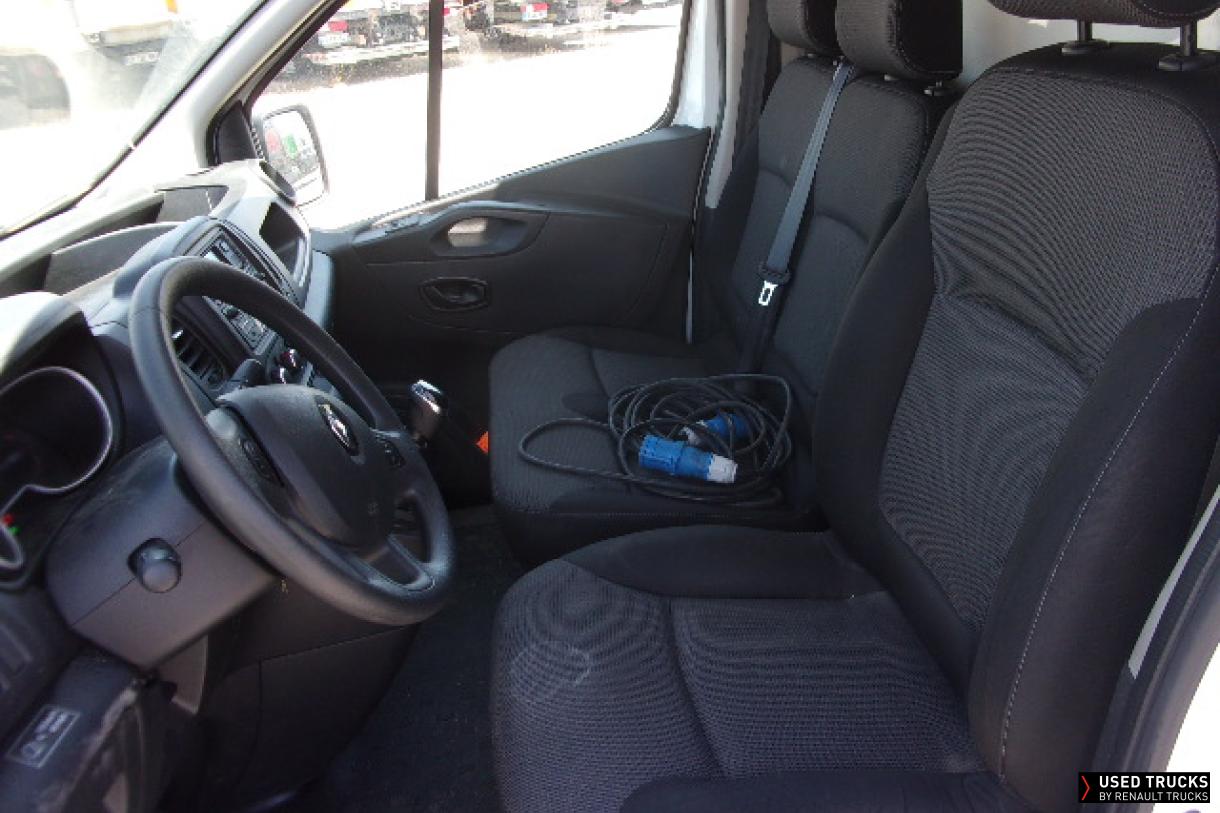 Renault Trucks Trafic 145