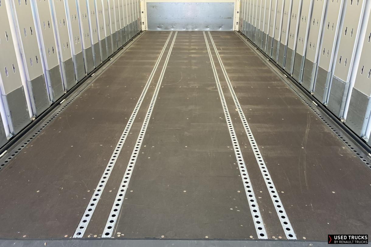 Renault Trucks D Wide 