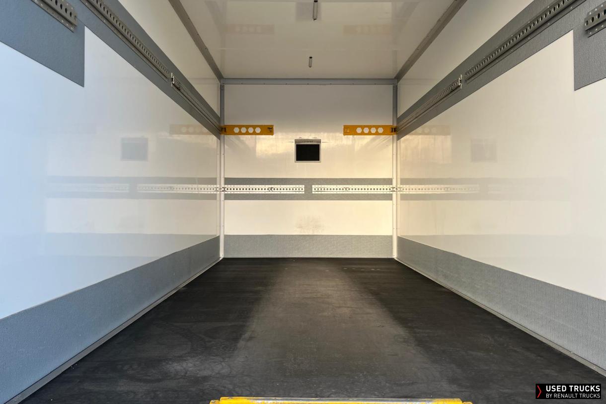 Renault Trucks Master 76