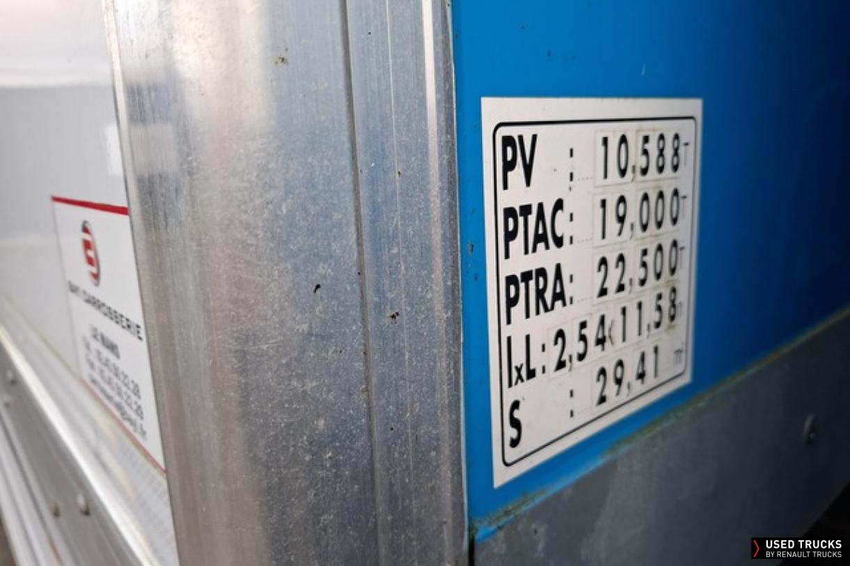 Renault Trucks D Wide 320