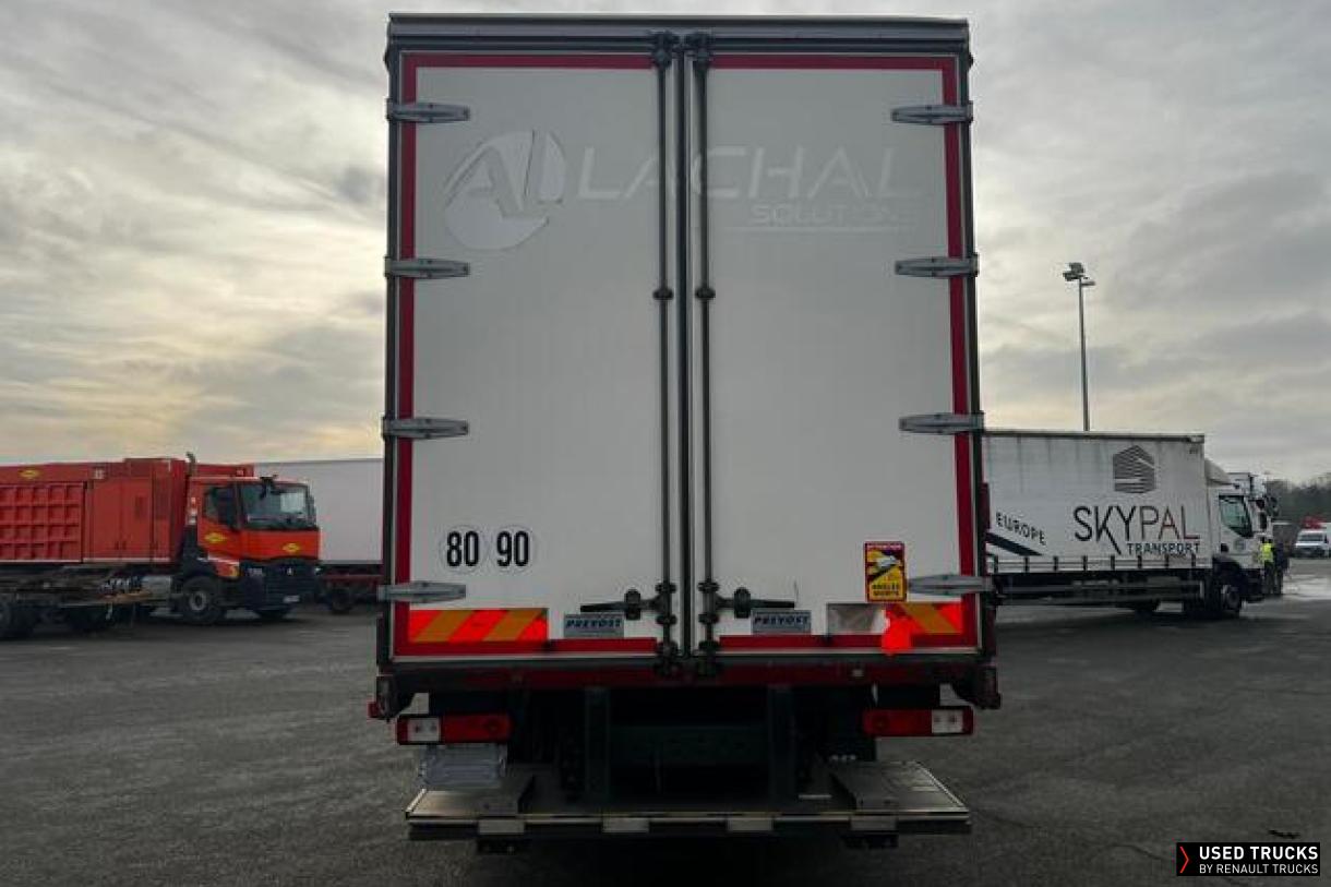 Renault Trucks D Wide 320