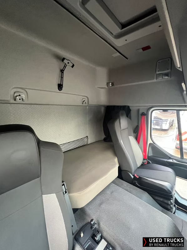 Renault Trucks D Wide 320