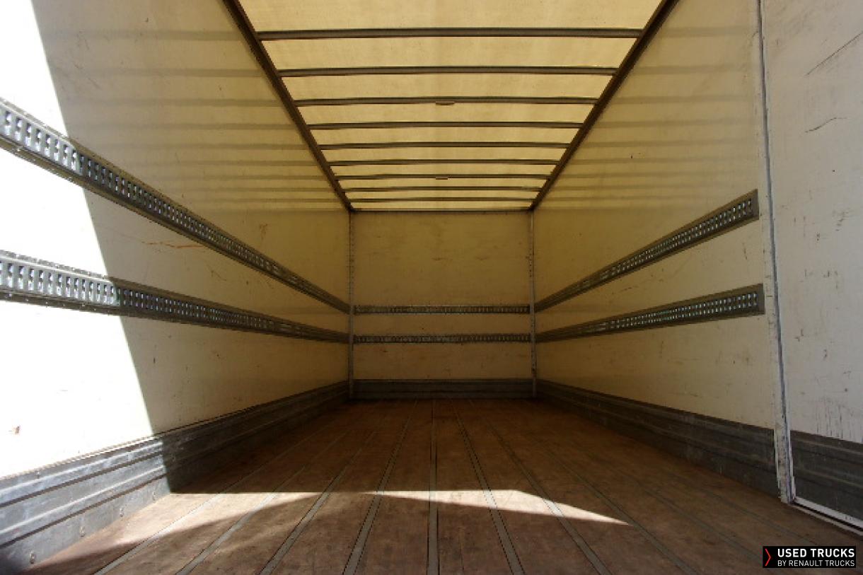Renault Trucks D Wide 320