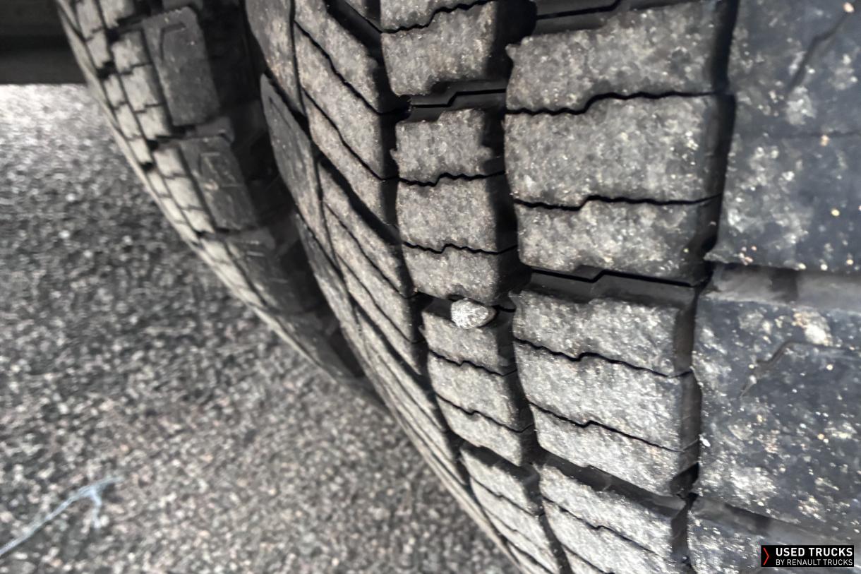 Renault Trucks D Wide 320