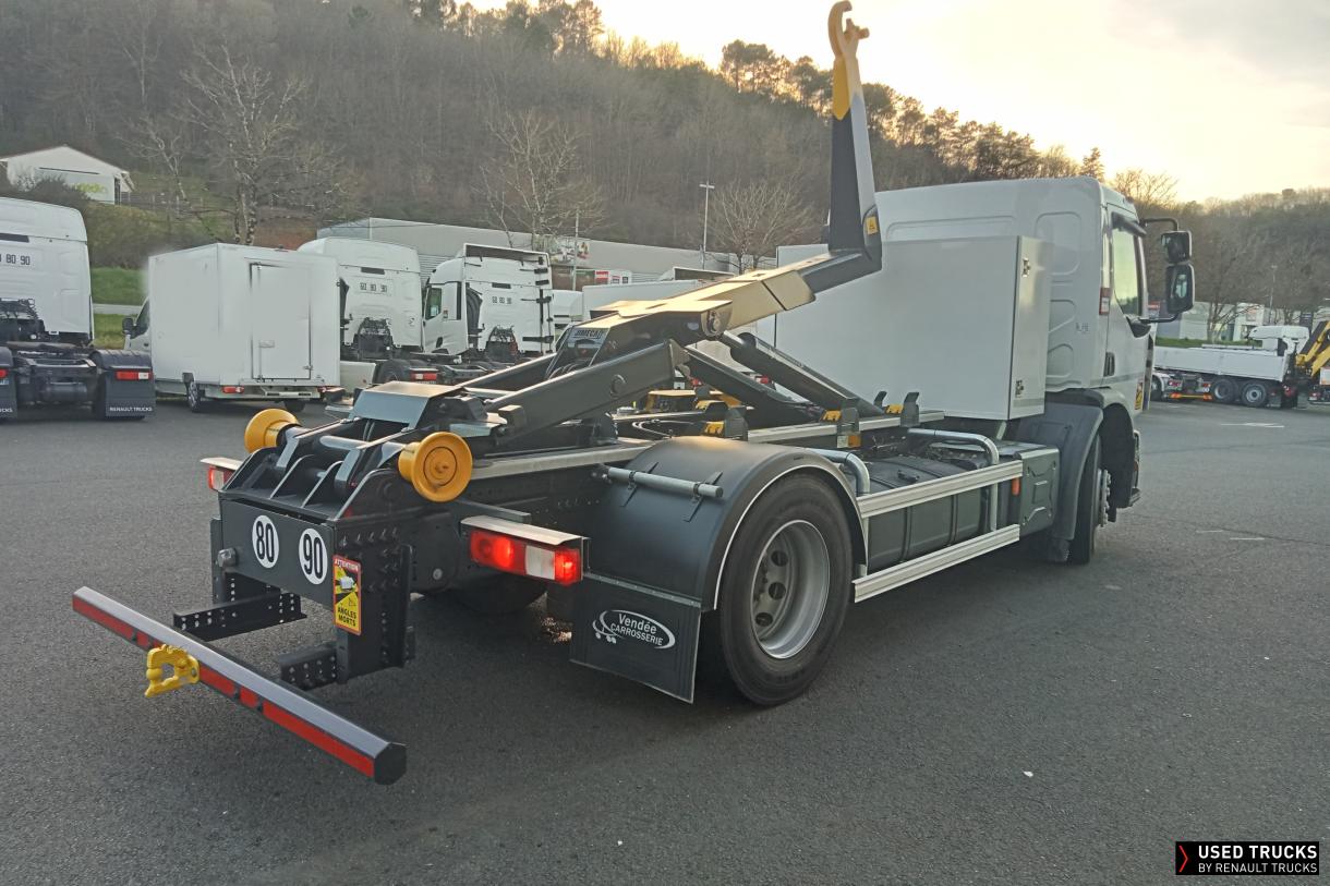 Renault Trucks D Wide 320