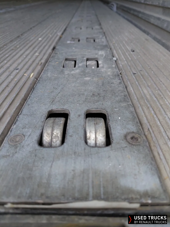 Renault Trucks D Wide 250