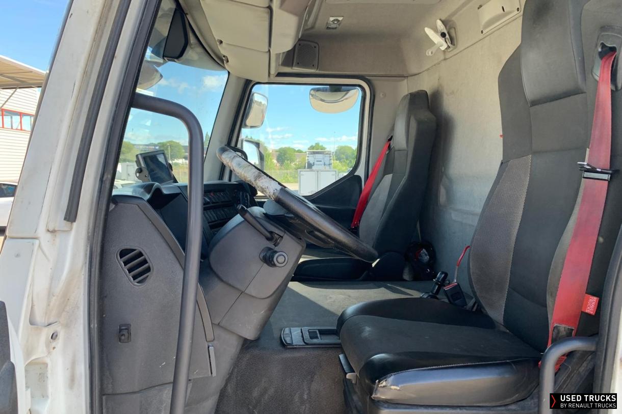 Renault Trucks D Wide 320