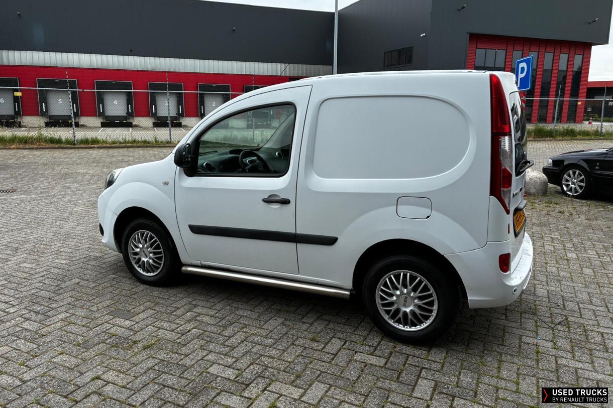 Renault Trucks Kangoo 75