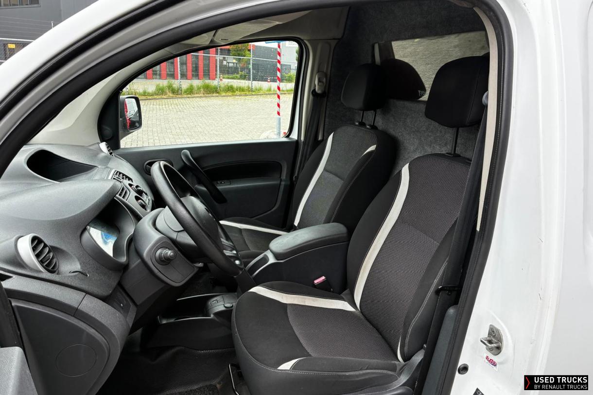 Renault Trucks Kangoo 75