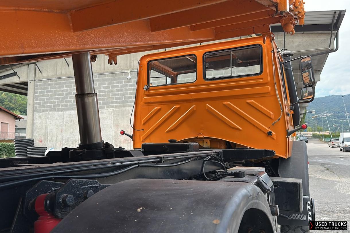 Mercedes-Benz Unimog 240