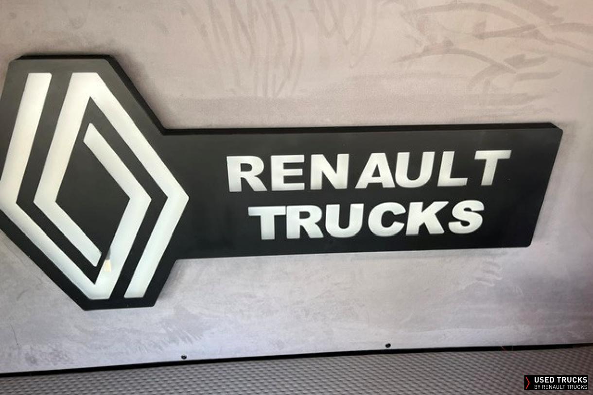 Renault Trucks T High 