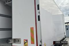 Renault Trucks D
                                          240