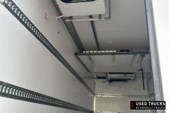 Renault Trucks D
                                          240
