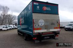 Renault Trucks D
                                          240