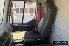Renault Trucks D
                                          240